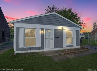 9575 Lauder St, Detroit, MI 48227