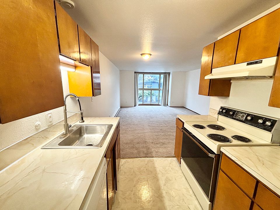 1st image of 3118 NE 123rd St #22