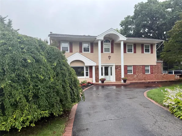 14 Thrush Court, East Northport, NY 11731