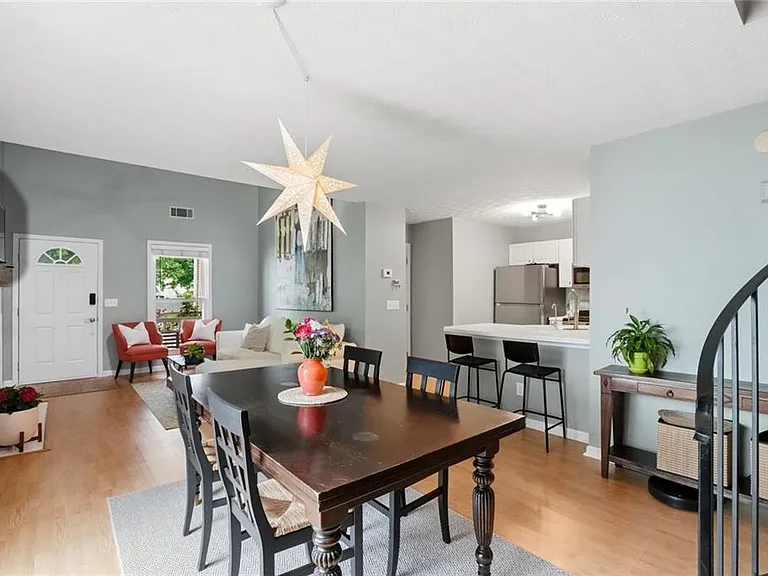 430 Feyston Ct — Photo 10
