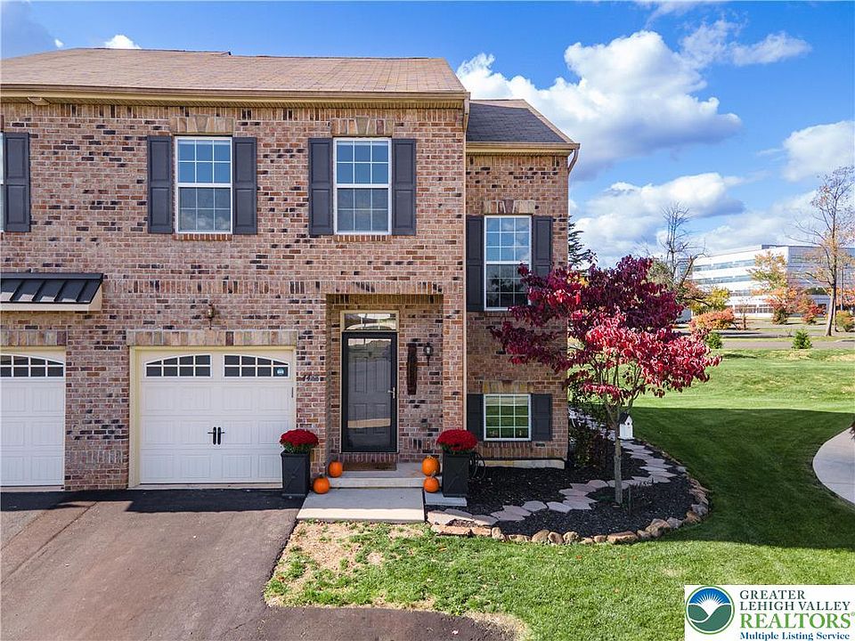 1st image of 4488 Bellflower Way