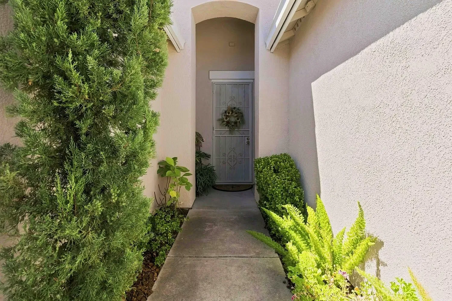2 bed, 1715 sqft, $2,900 — Photo 2