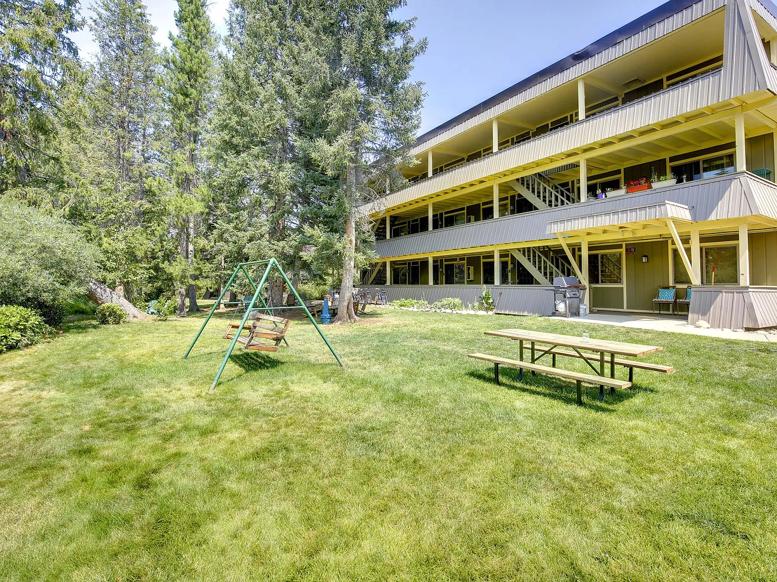 247 Hi Country Dr — Photo 3