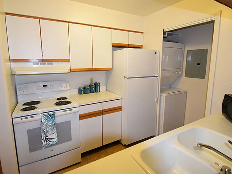 Fox Village Apartment Homes — Photo 43