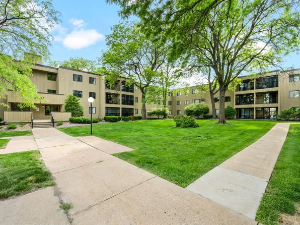 4101 Parklawn Ave APT 201, Edina, MN 55435