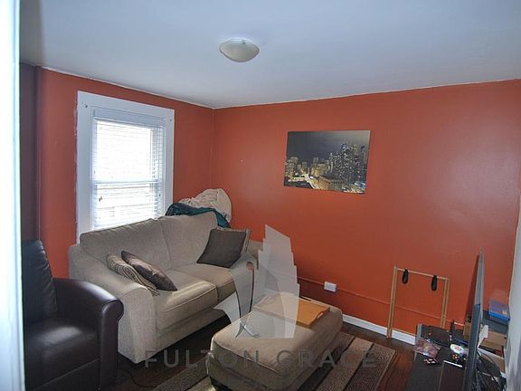 4th image of 1629 W Huron St #2r2nd