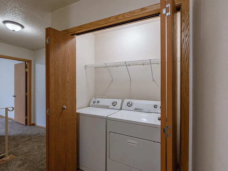 Moorhead, MN Mallard Creek Apartments | Laundry