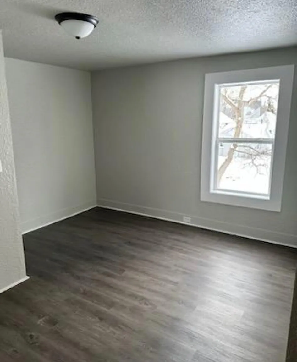 3 bed, 1700 sqft, $1,800 — Photo 2
