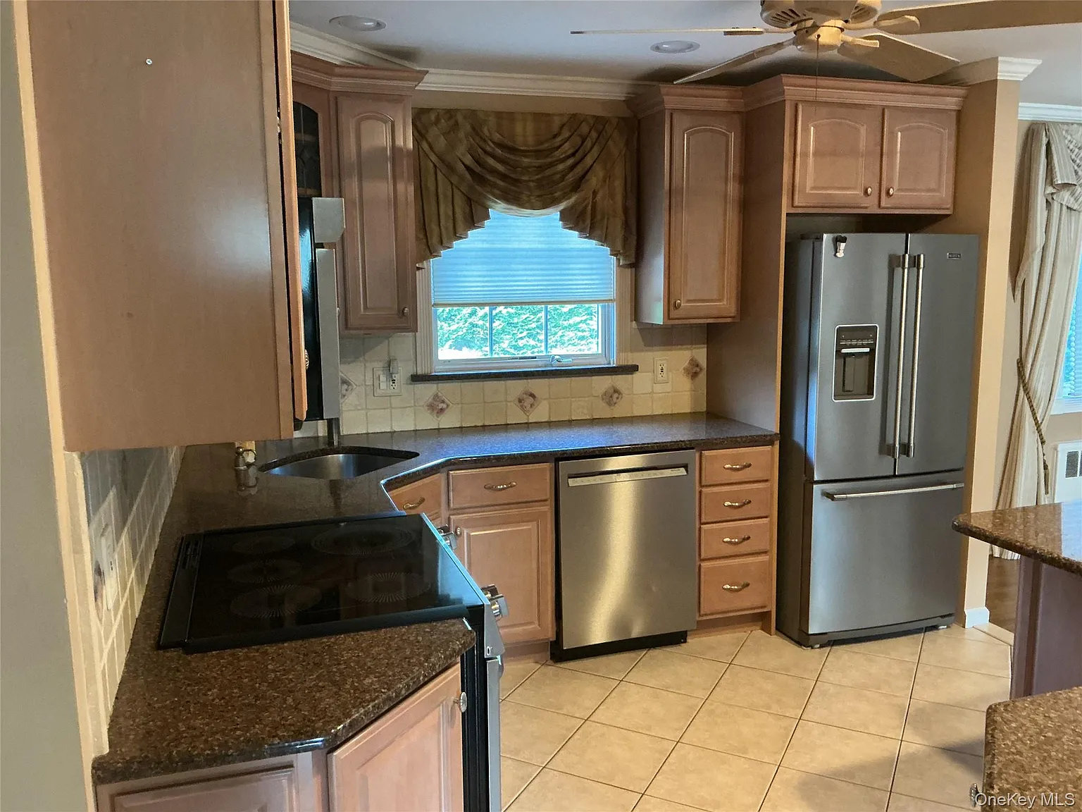 3 bed, 2.5 bath, 1535 sqft, $4,800 — Photo 2