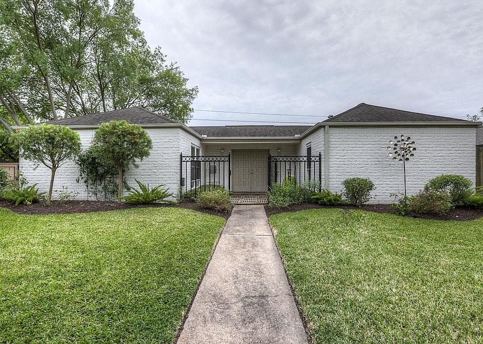 1st image of 12203 Waldemar Dr