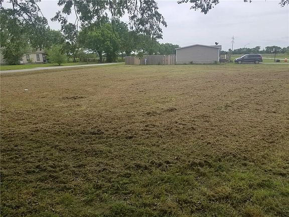 3rd image of Porter Cir