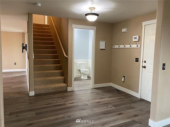 4th image of 1038 W Windrose Dr