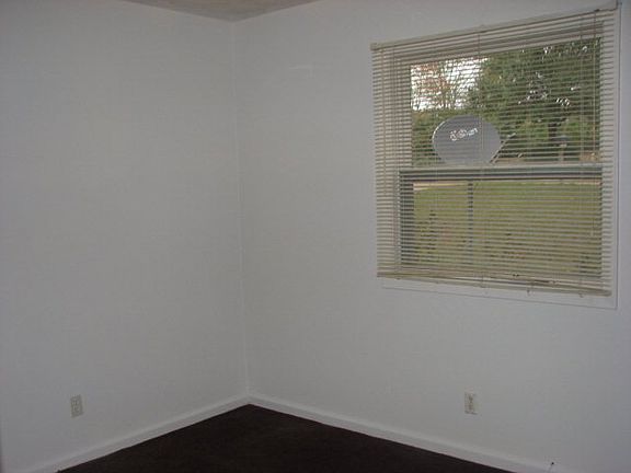 5th image of 1405 N Park Ave