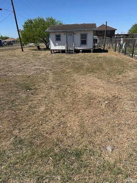 1st image of 101 Quinta Ave