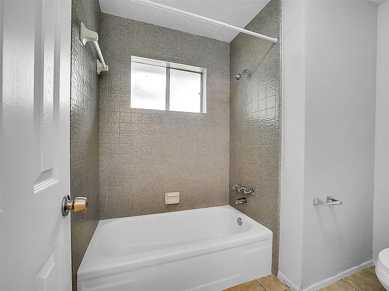 13618 Piney Oaks Dr — Photo 30
