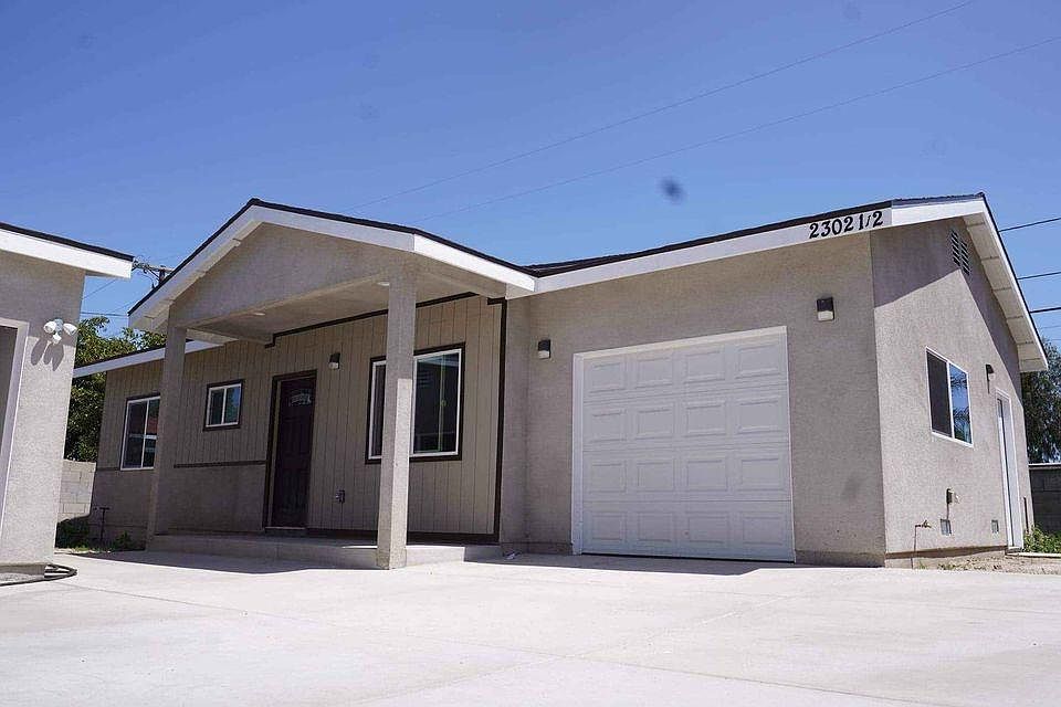 1st image of 2302 1/2 W La Verne Ave