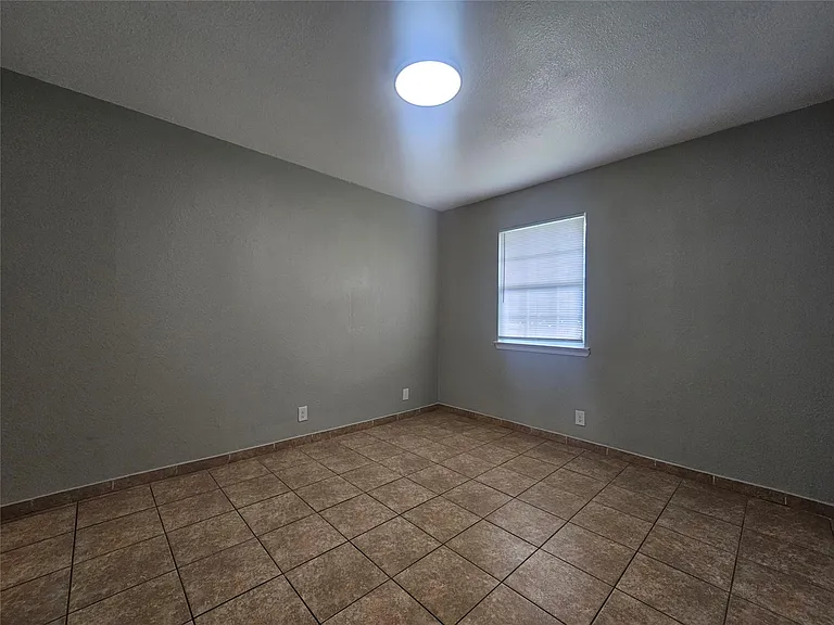 1305 Bonnie Brae St #B — Photo 11