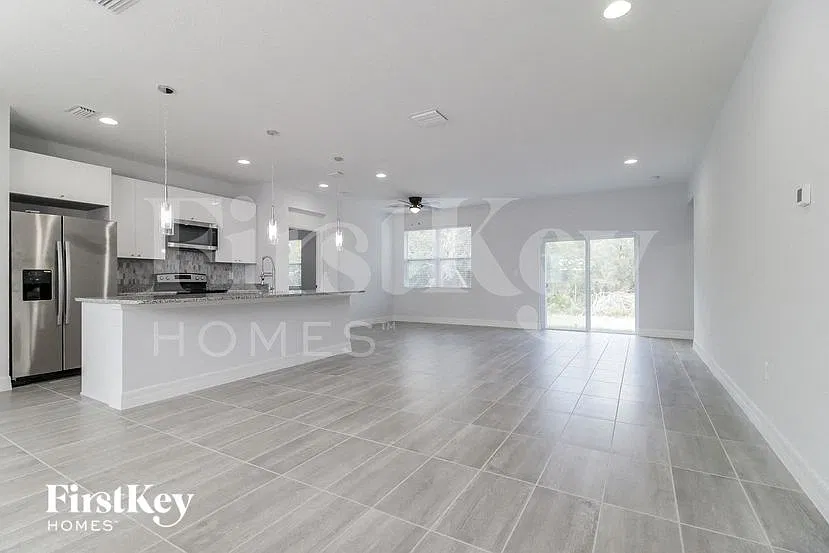 4 bed, 2.0 bath, 1750 sqft, $2,090 — Photo 3