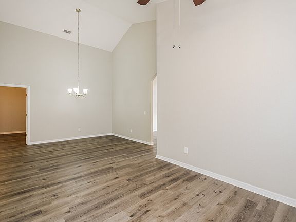 4th image of 1024 Whirlaway Dr