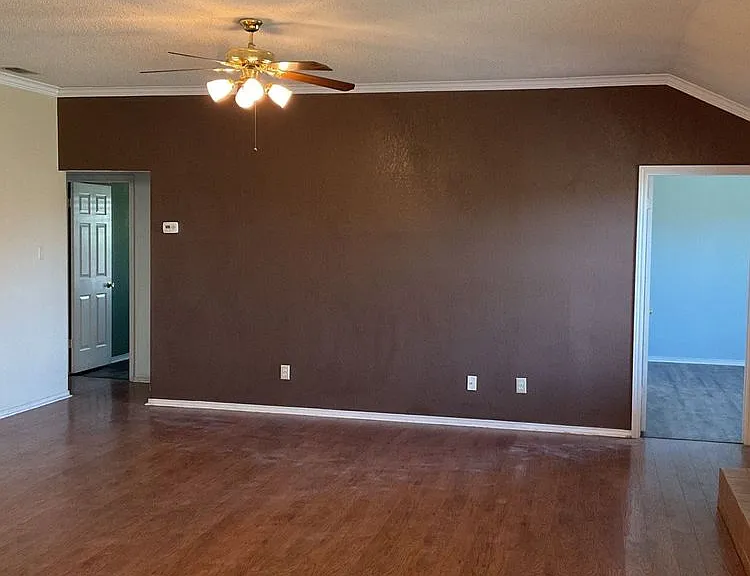 4705 Colby Dr — Photo 8
