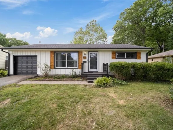 8014 W 85th St, Overland Park, KS 66212