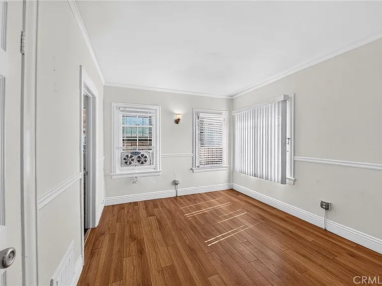 139 S Manhattan Pl — Photo 25