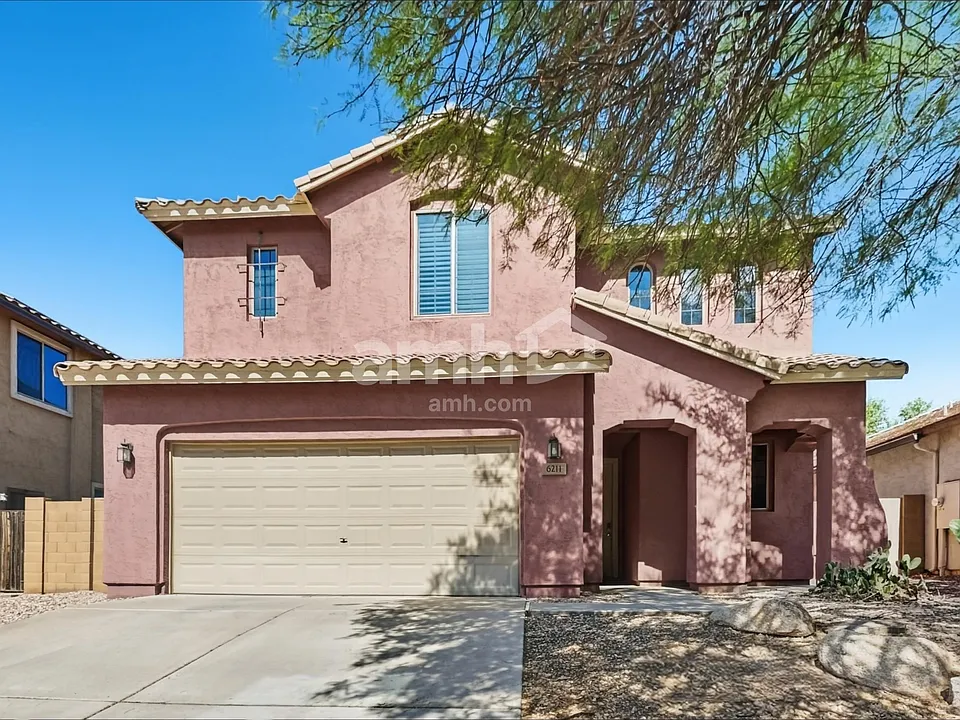 6211 S Pearl Dr
