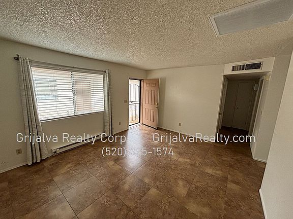 4th image of 2709 N Fair Oaks Ave #2725