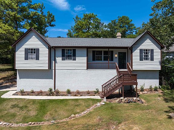 3rd image of 2350 Locke Ln
