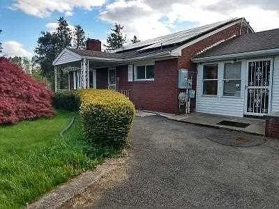 Building Photo - 307 Wildwood Dr