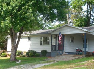 607 Missouri Pl, Huntsville, AR 72740