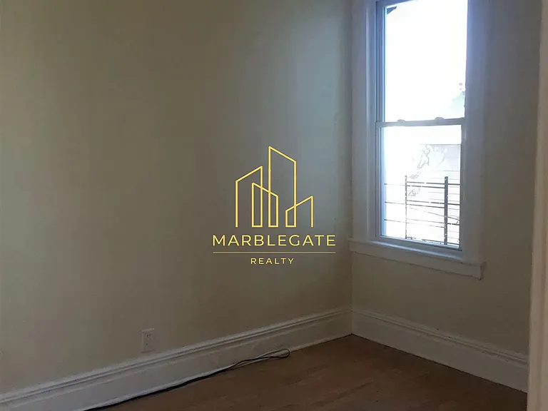 311 S 6th St #22L — Photo 3