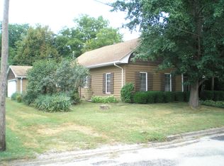 406 N 2nd St., Altamont, IL 62411