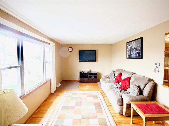2nd image of 107 Schuler St