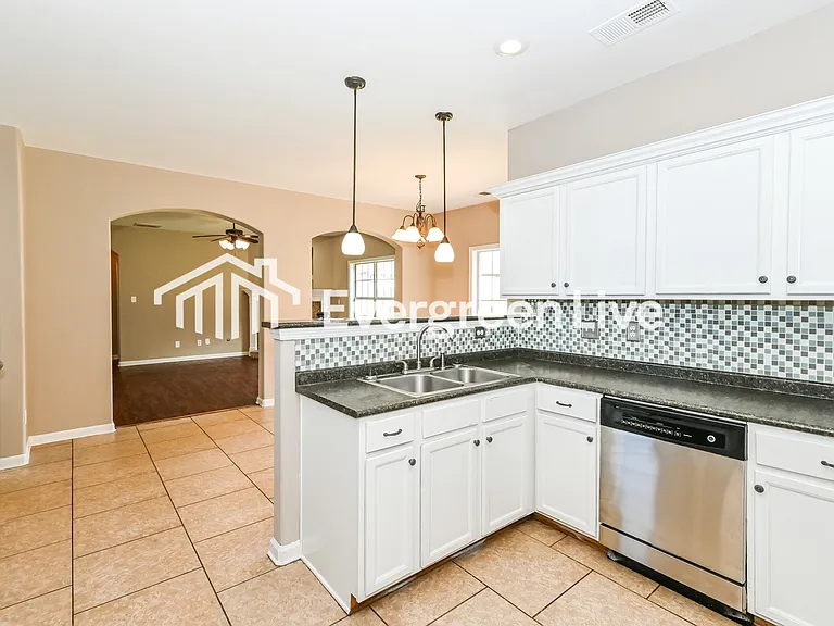 8734 Lezlarken Ln — Photo 7