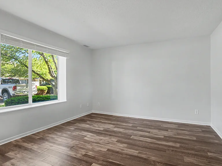 406 E 15th St #406D — Photo 8