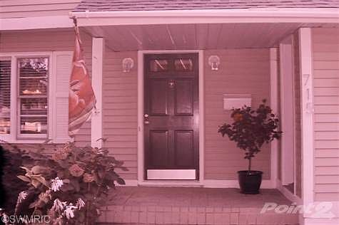 2nd image of 715 Lenora Ave NW