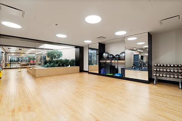 Rented by HomeDax Real Estate | media 35