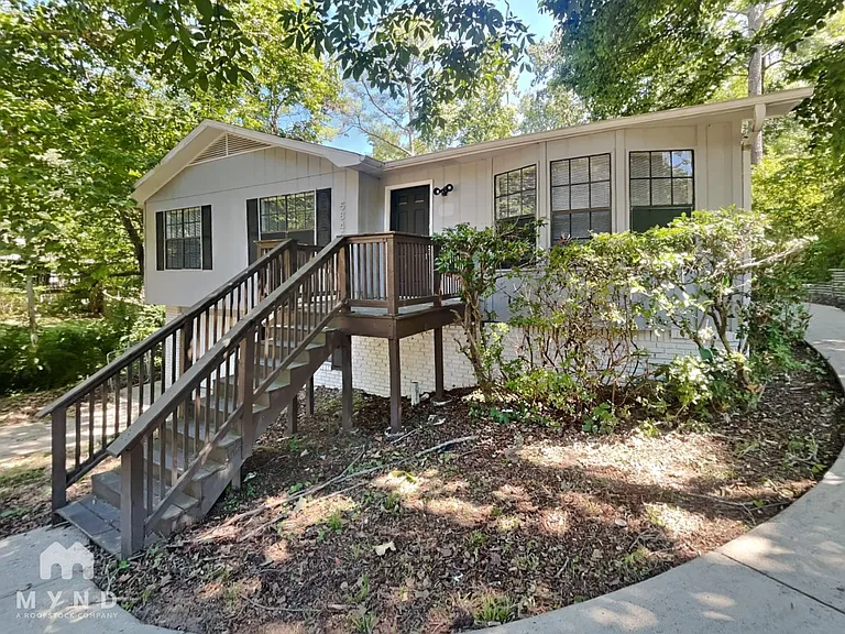 5845 Cheryl Dr — Photo 2