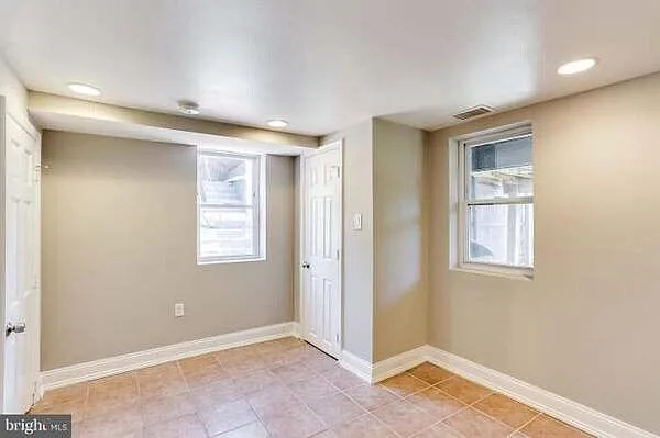 2 bed, 1.5 bath, 1000 sqft, $2,500 — Photo 4