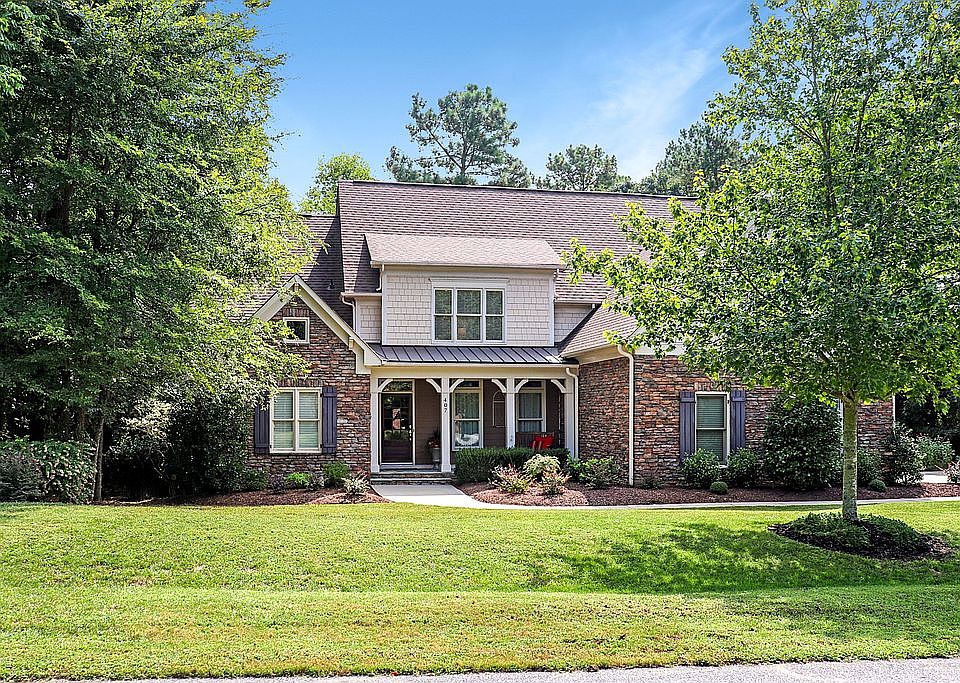 GREAT CURB APPEAL!