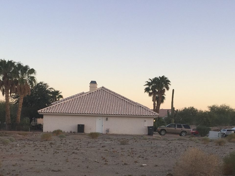 2nd image of 2145 E Desert Lakes Dr