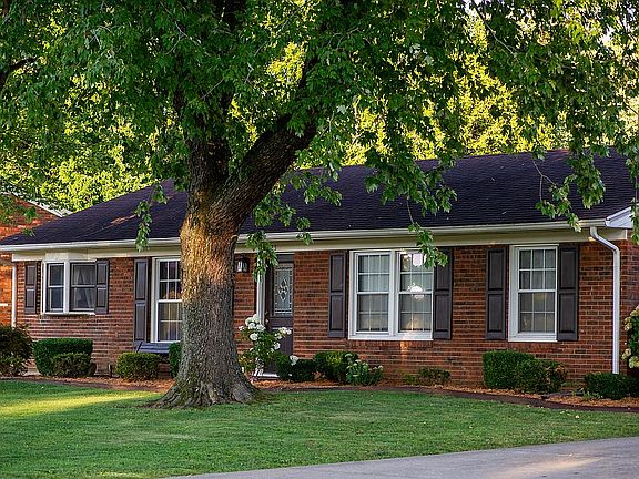 3rd image of 5025 Sturbridge Pl