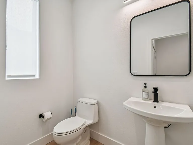 3826 Pompano Dr SE — Photo 68