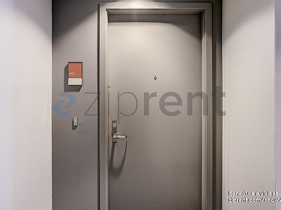 2nd image of 260 King St Unit 605