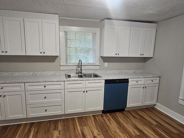 1040 East Dr — Photo 20