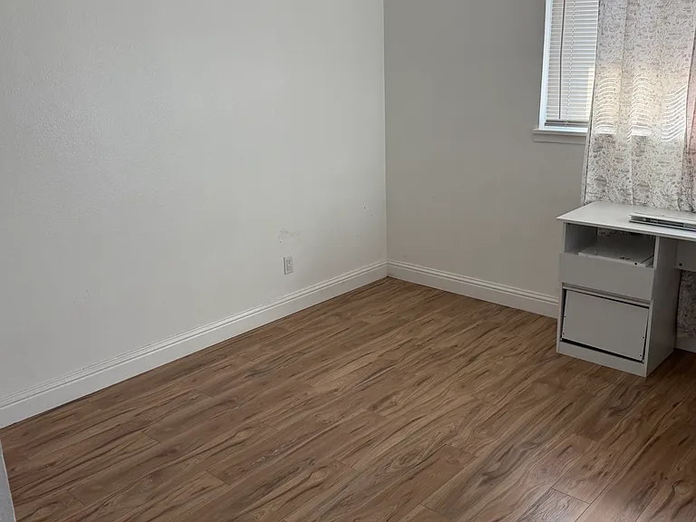 141 Starr Ave — Photo 3