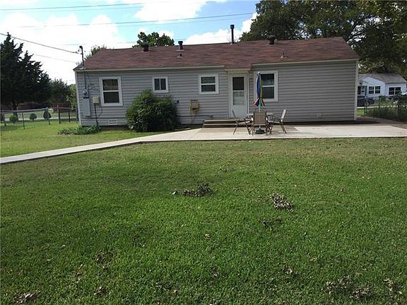 2nd image of 1016 Edgefield Dr