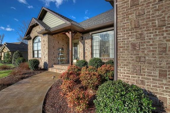 2nd image of 333 Settlers Way