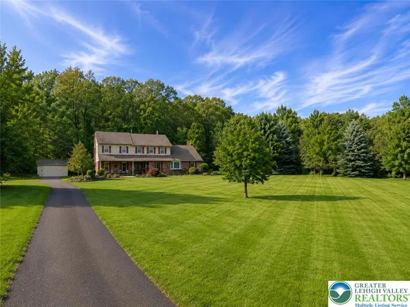 1625 Rosalie Dr, Hellertown, PA 18055